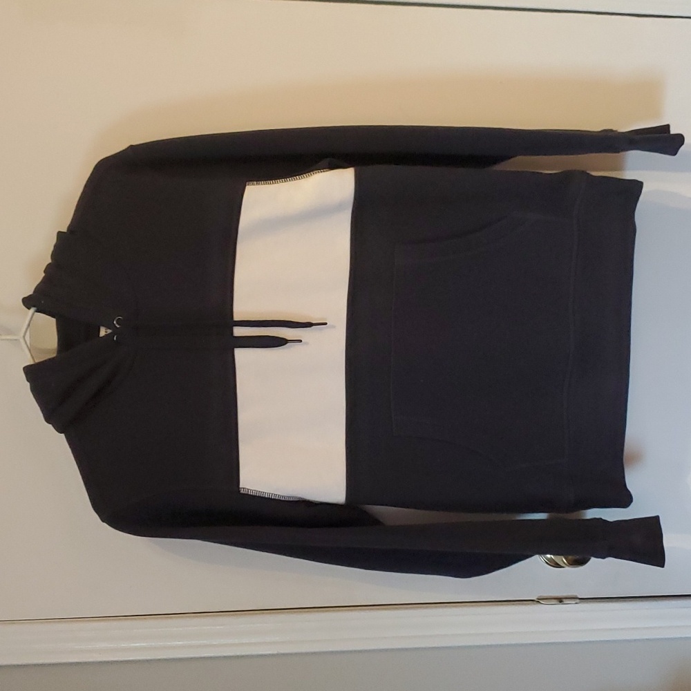 2/$40 💕 NWOT sz S Hoodie